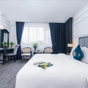 3* Hotel Cozy Midnight - Near Ben Thanh Market