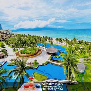 ***** Resort Crowne Plaza & Vietnam